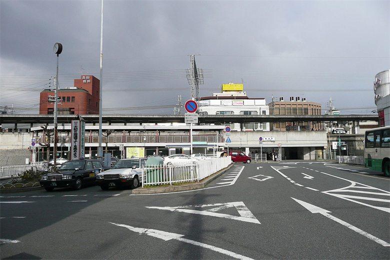 富雄駅の画像
